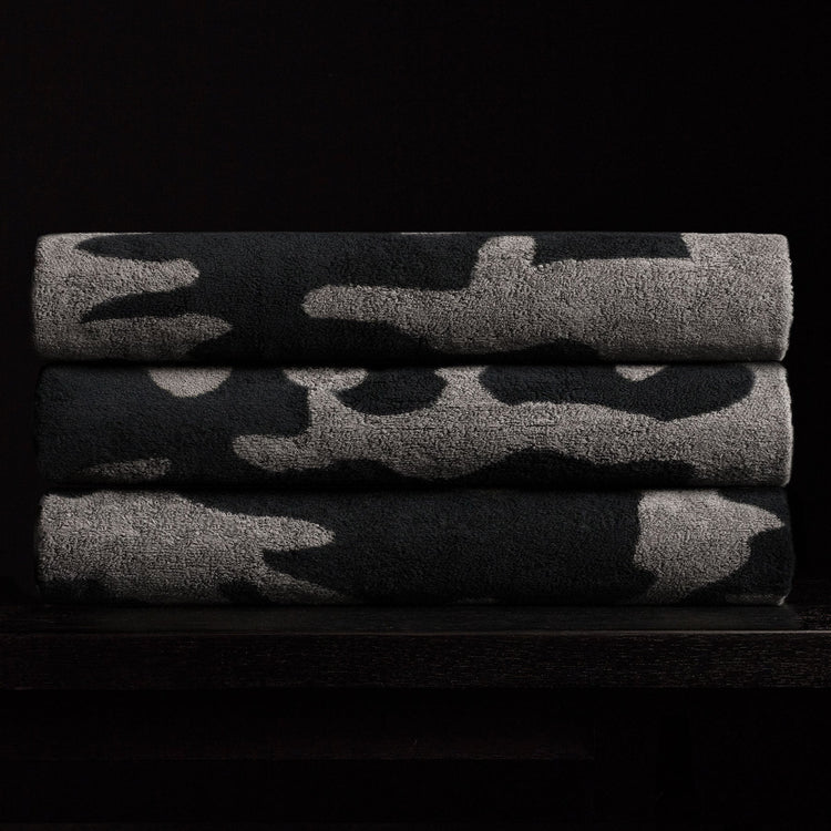 Camo Beach Towel in Black/Raccoon Grey | James Perse Los Angeles