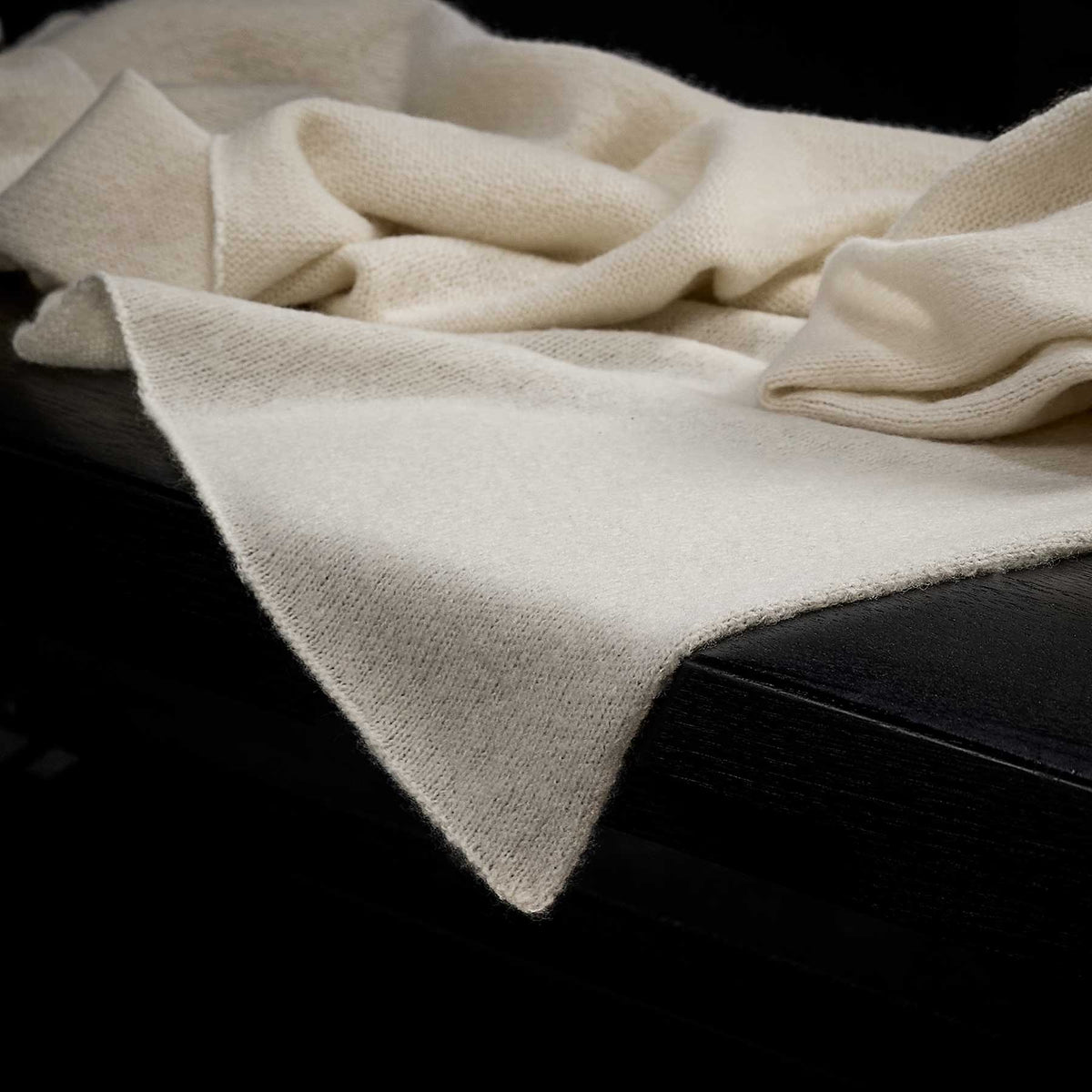 Cashmere Side Stripe Scarf in Ivory | James Perse Los Angeles