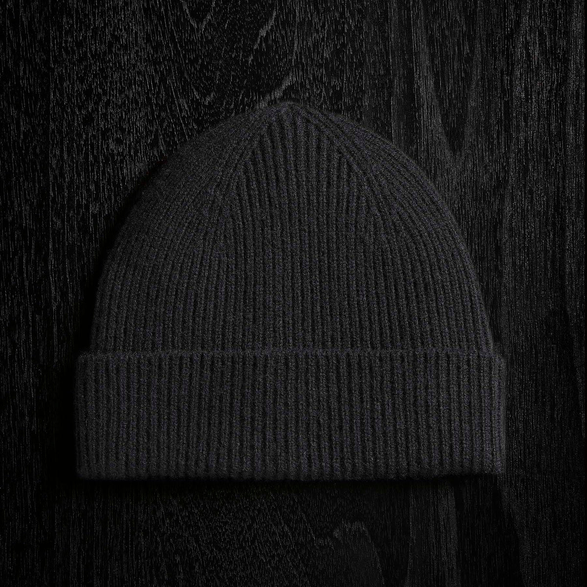 Solid Cashmere Beanie in Black | James Perse Los Angeles