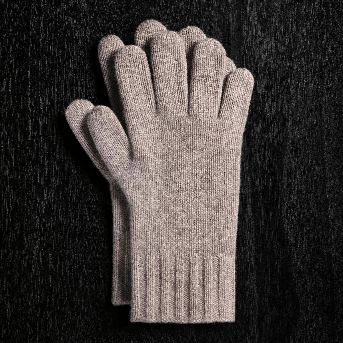 Solid Cashmere Gloves in Stone | James Perse Los Angeles