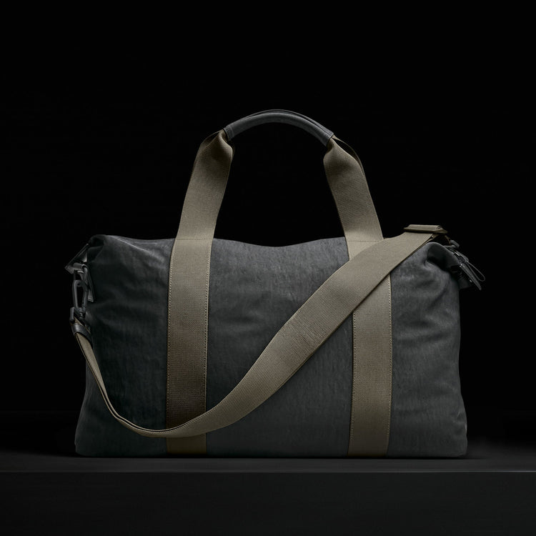 Highland Nylon Duffel Bag In Black / Olive | James Perse Los Angeles
