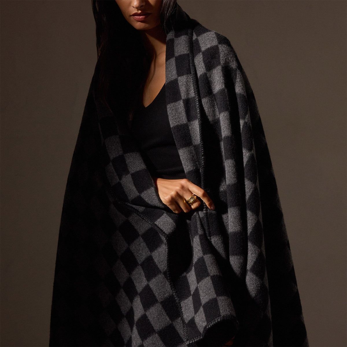 Checkerboard Cashmere Blanket  in Black/Grey | James Perse Los Angeles