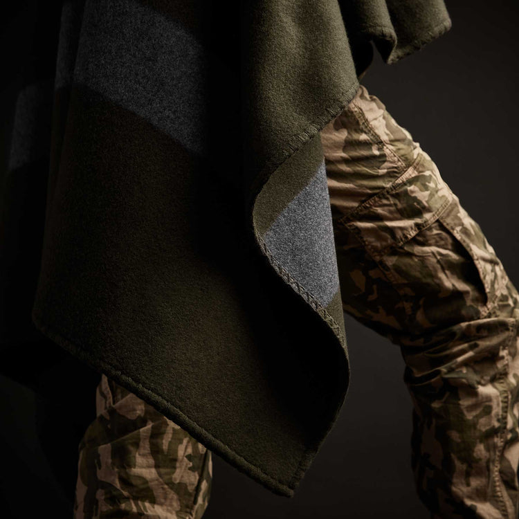 Boucle Cashmere Wool Surplus Blanket - Marsh/Charcoal | James Perse Los Angeles