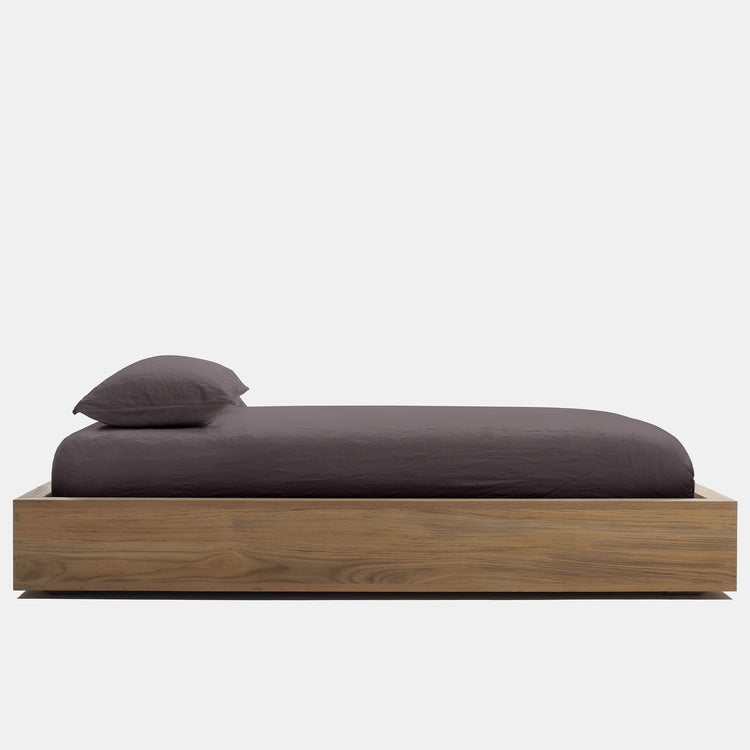 Linen Fitted Sheet In Raccoon Grey | James Perse Los Angeles