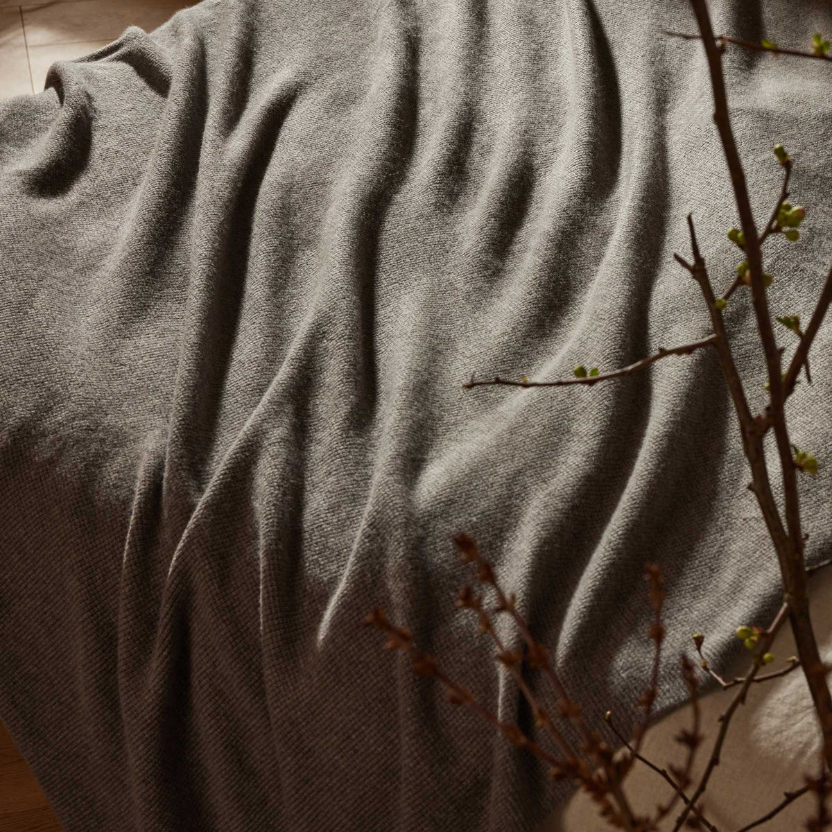 Cashmere Waffle Blanket in Taupe Melange | James Perse Los Angeles