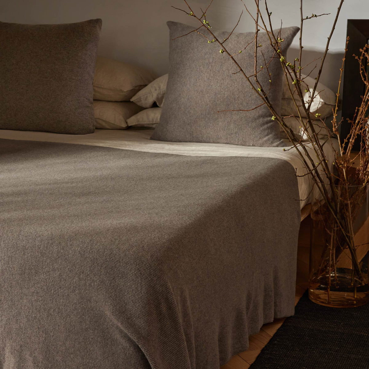 Cashmere Waffle Blanket in Taupe Melange | James Perse Los Angeles