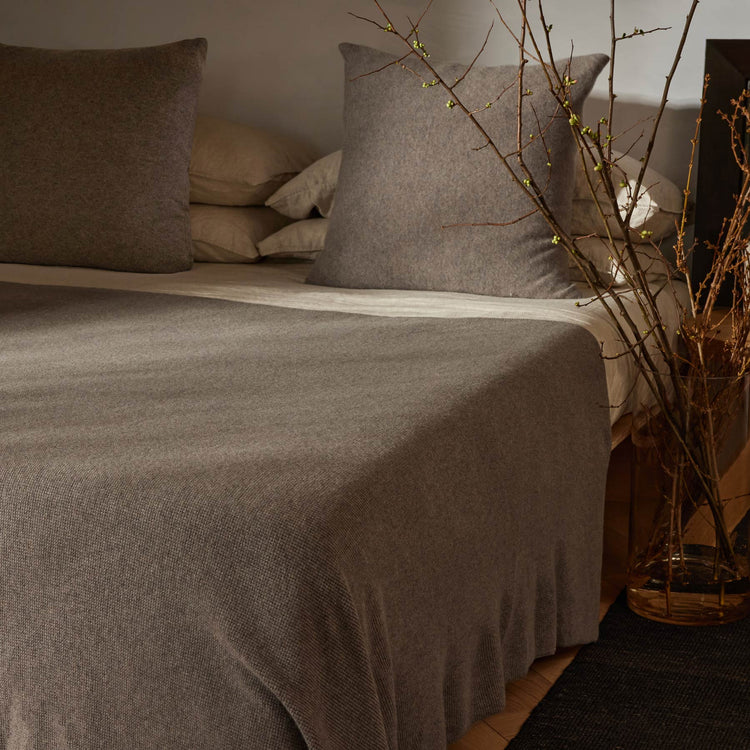 Cashmere Waffle Blanket in Taupe Melange | James Perse Los Angeles