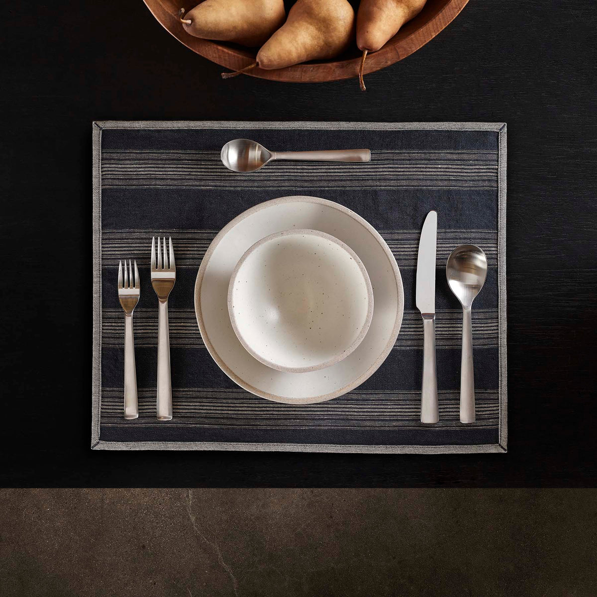 Stripe Placemat in Navy Stripe | James Perse Los Angeles