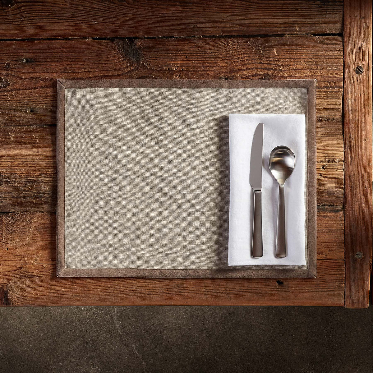 Solid Linen Table Napkin - White | James Perse Los Angeles