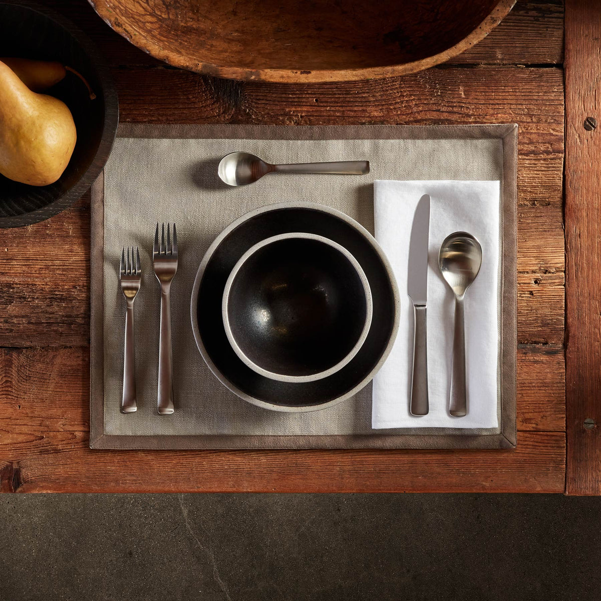 Solid Linen Table Napkin - White | James Perse Los Angeles