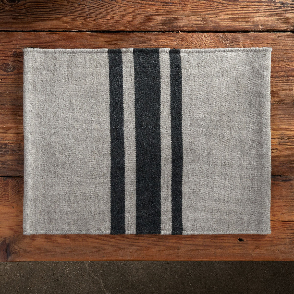 Wool Striped Placemat in Pearl Grey/Anthracite | James Perse Los Angeles