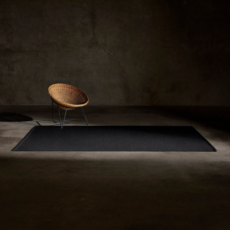 Solid Wool Area Rug 6Ft X 9Ft in Black | James Perse Los Angeles 