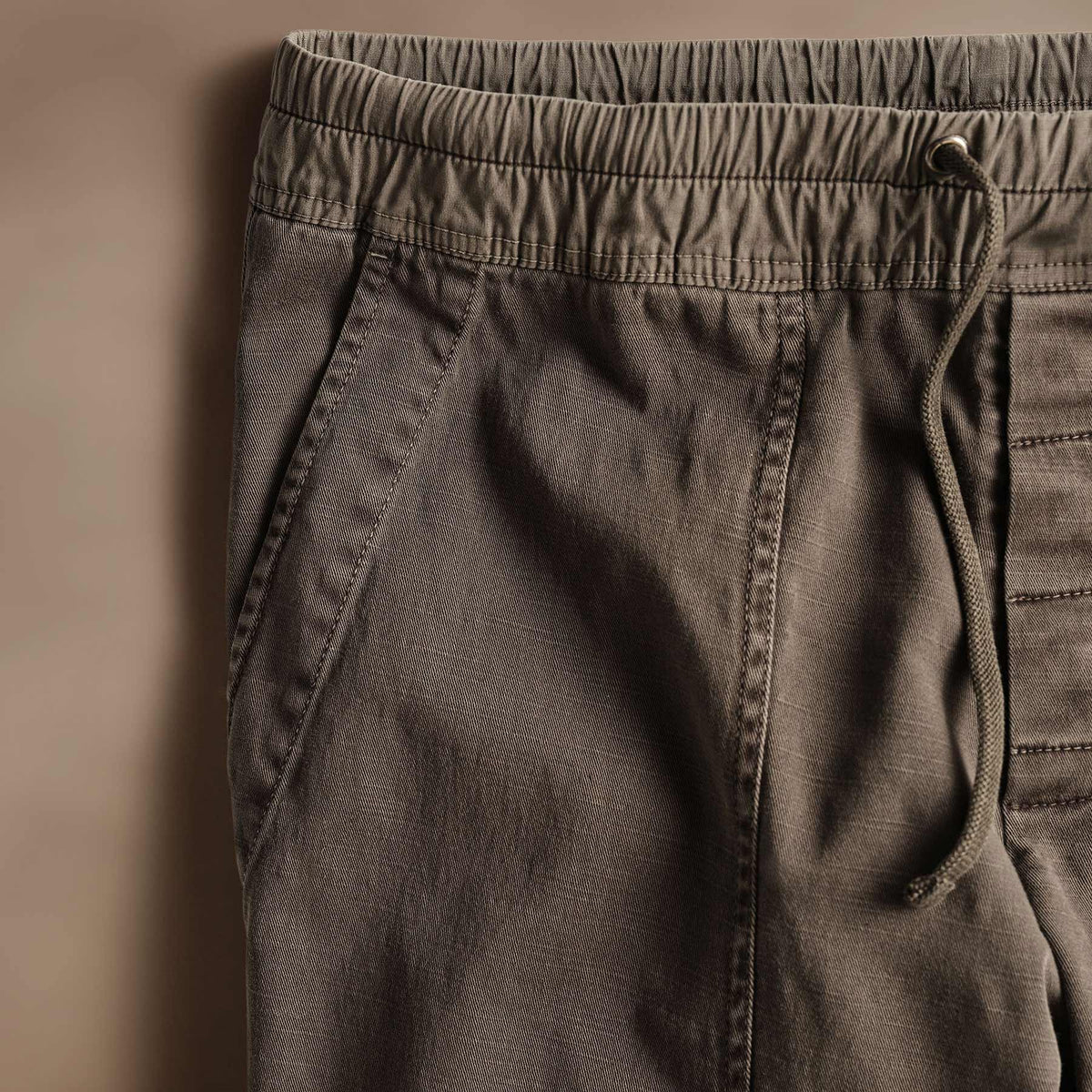 Army Cotton Slub Utility Pant  in Loam Pigment | James Perse Los Angeles