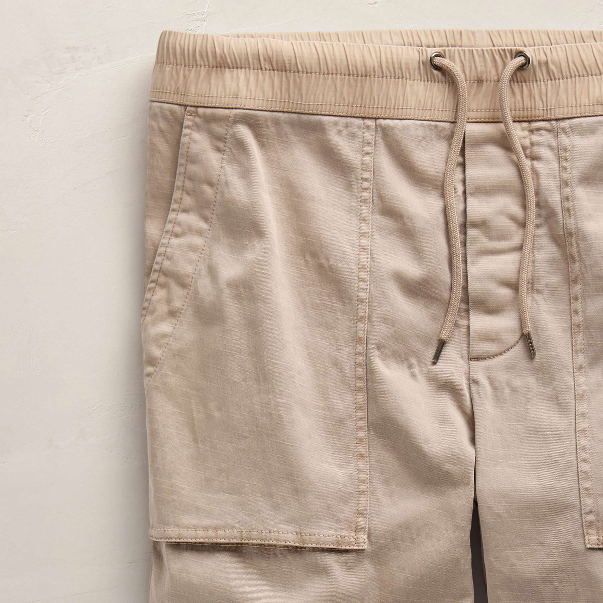 Cotton Slub Utility Pant in Stone Pigment | James Perse Los Angeles FLAT