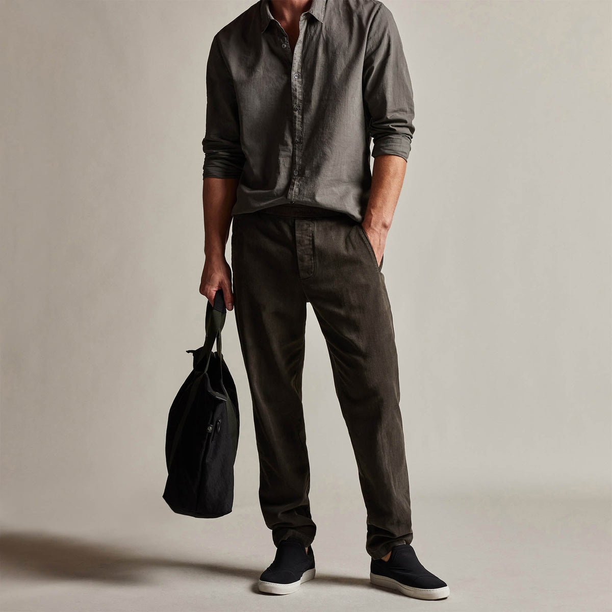 Brushed Cotton Twill Trouser in Dark Olive Pigment | James Perse Los Angeles