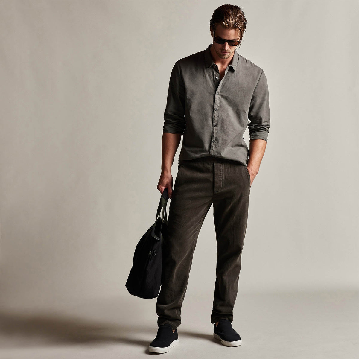 Brushed Cotton Twill Trouser in Dark Olive Pigment | James Perse Los Angeles
