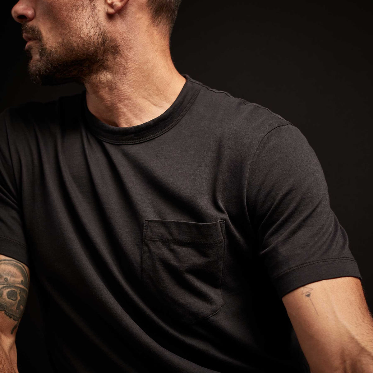 Elevated Lotus Jersey Pocket Tee In Black | James Perse Los Angeles