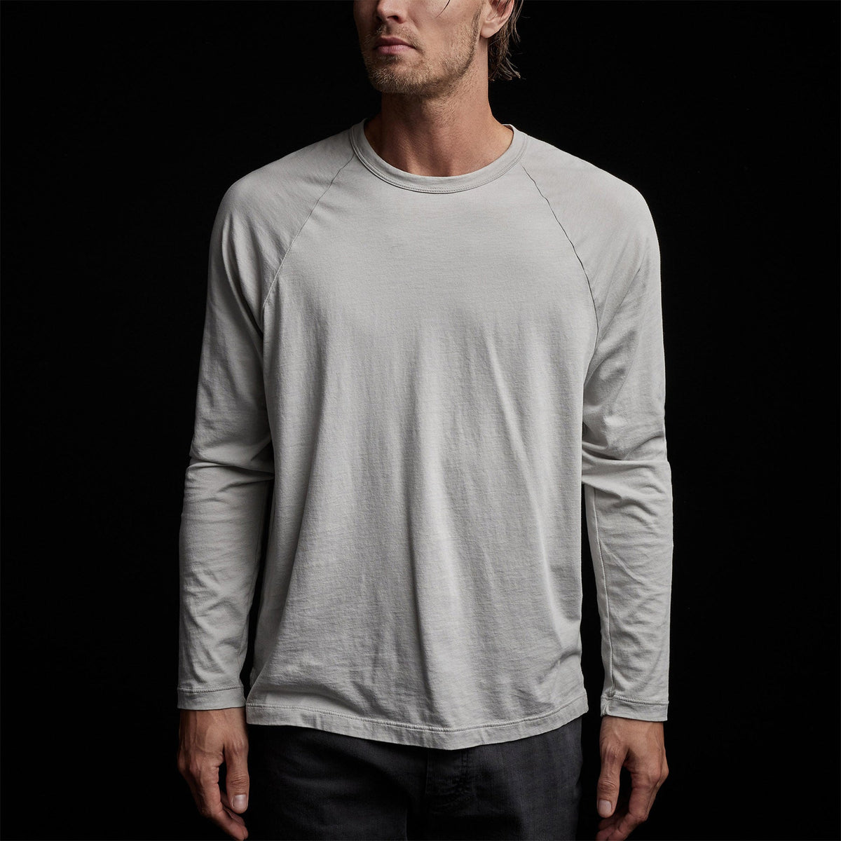 Brushed Jersey Raglan Crew in Aluminum | James Perse Los Angeles