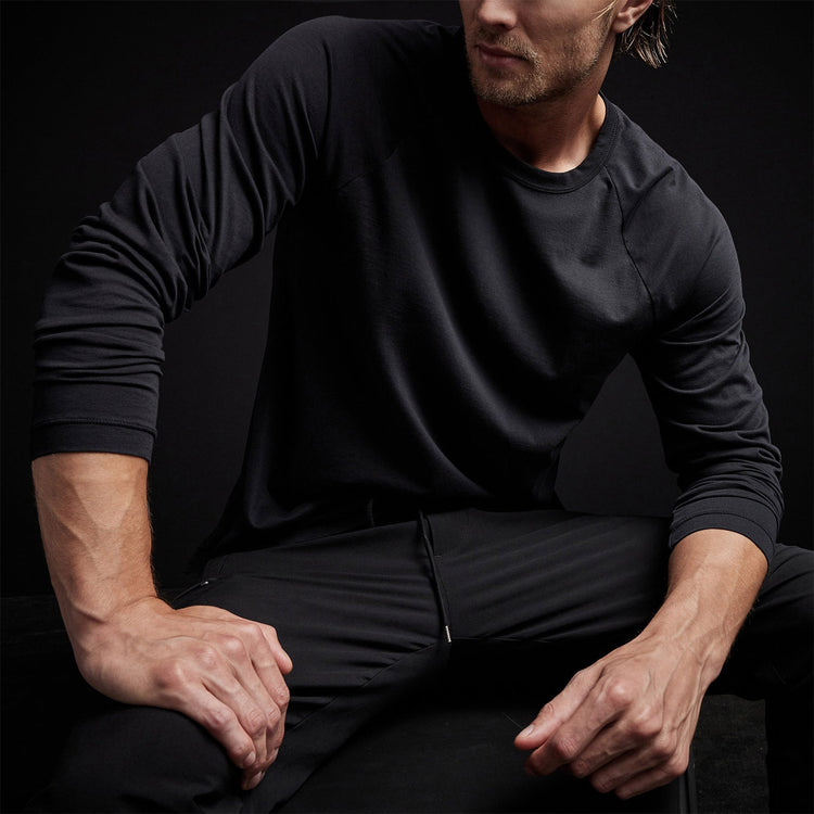 Brushed Jersey Raglan Crew in Black | James Perse Los Angeles