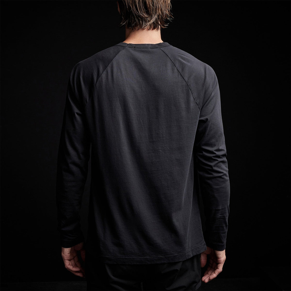 Brushed Jersey Raglan Crew in Black | James Perse Los Angeles