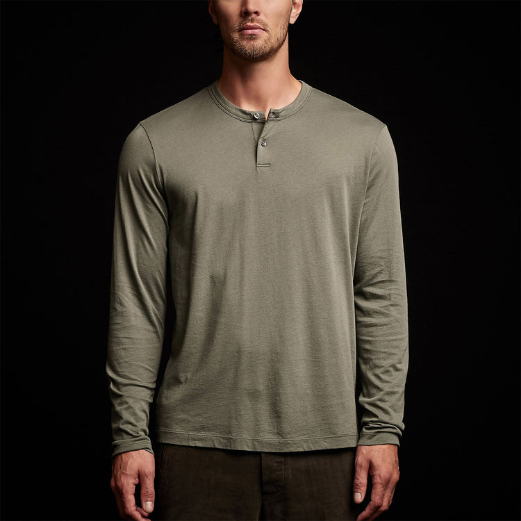 Brushed Elevated Jersey Long Sleeve Henley in Alligator | James Perse Los Angeles