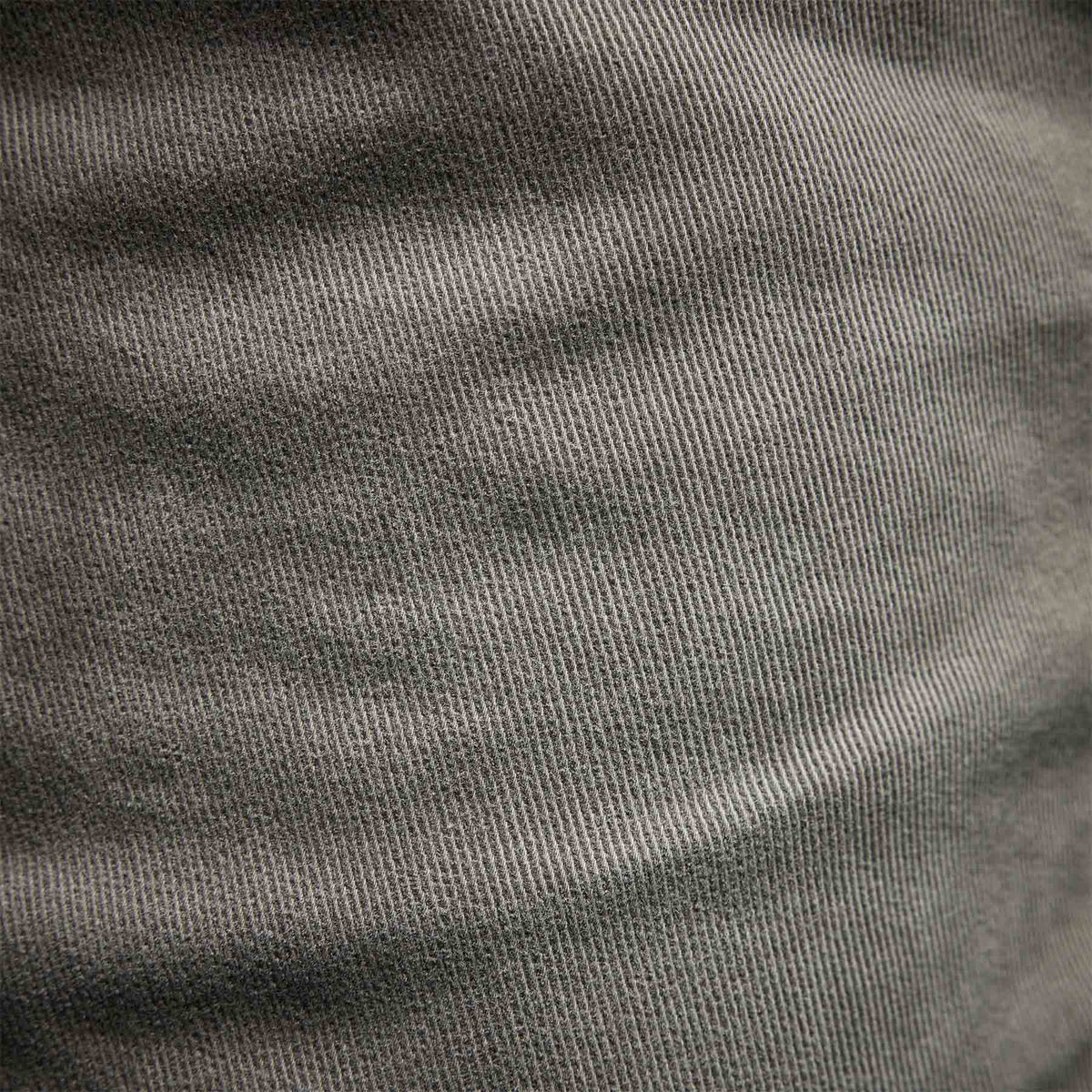Cotton Twill Work Trouser in Concrete Pigment | James Perse Los Angeles