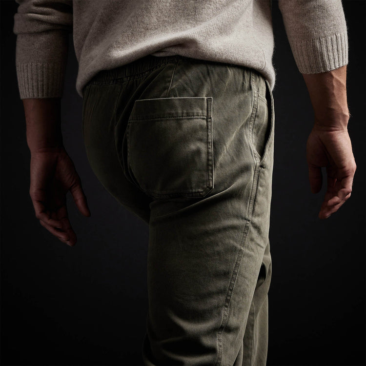 Cotton Twill Work Trouser in Hunter Pigment | James Perse Los Angeles