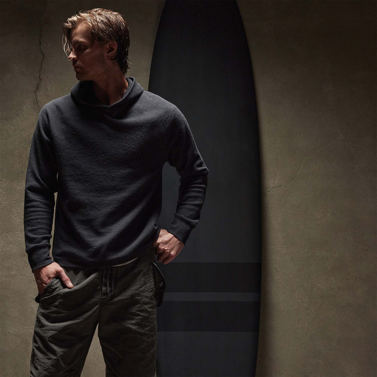 Thermal Knit Hooded Raglan in Magma | James Perse Los Angeles
