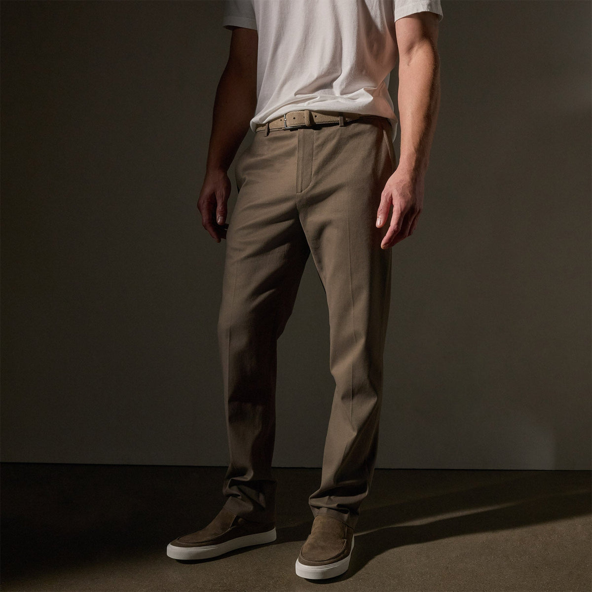 Cashmere Touch Twill Trouser  in Mushroom | James Perse Los Angeles
