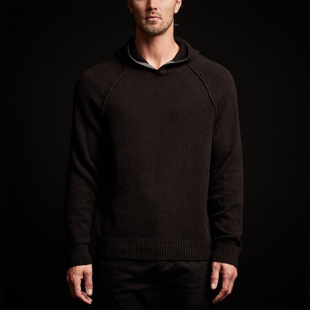 Cashmere Hooded Raglan in Black | James Perse Los Angeles