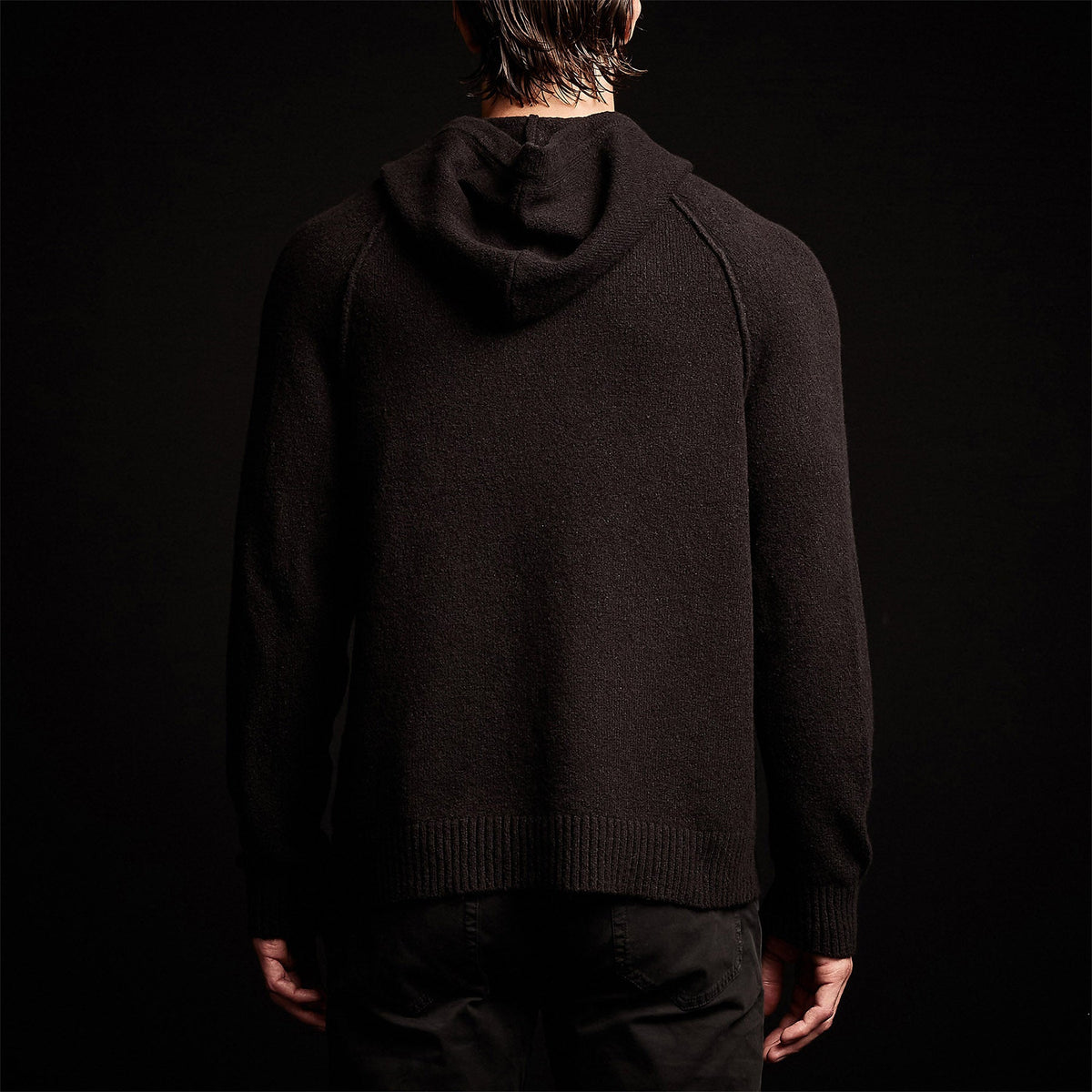 Cashmere Hooded Raglan in Black | James Perse Los Angeles