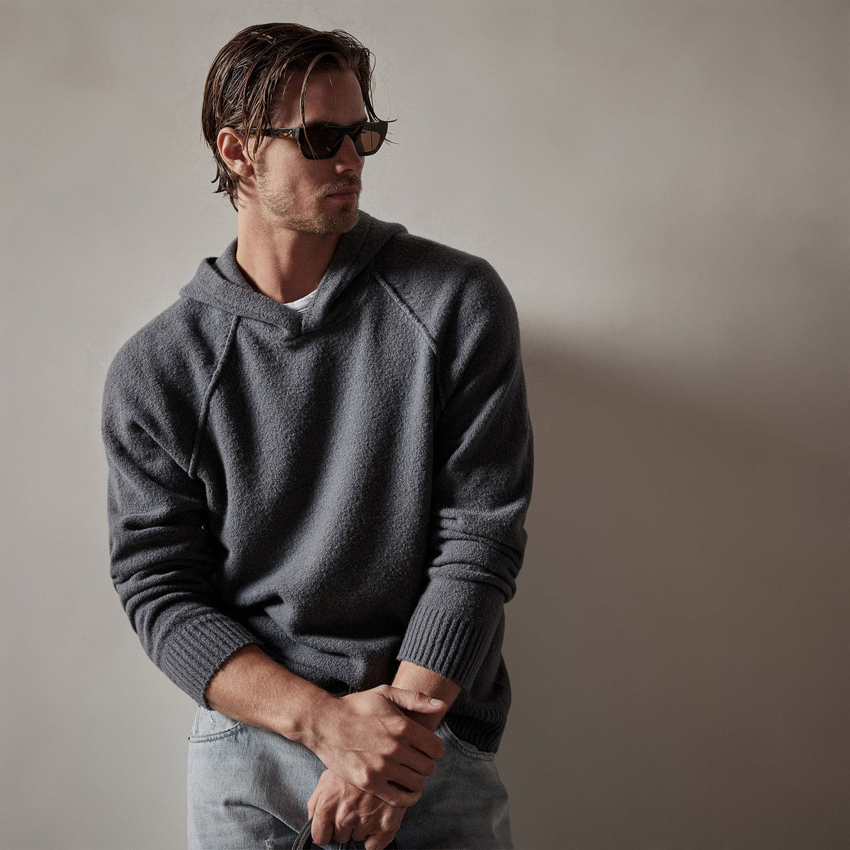 Cashmere Hooded Raglan in Flint | James Perse Los Angeles