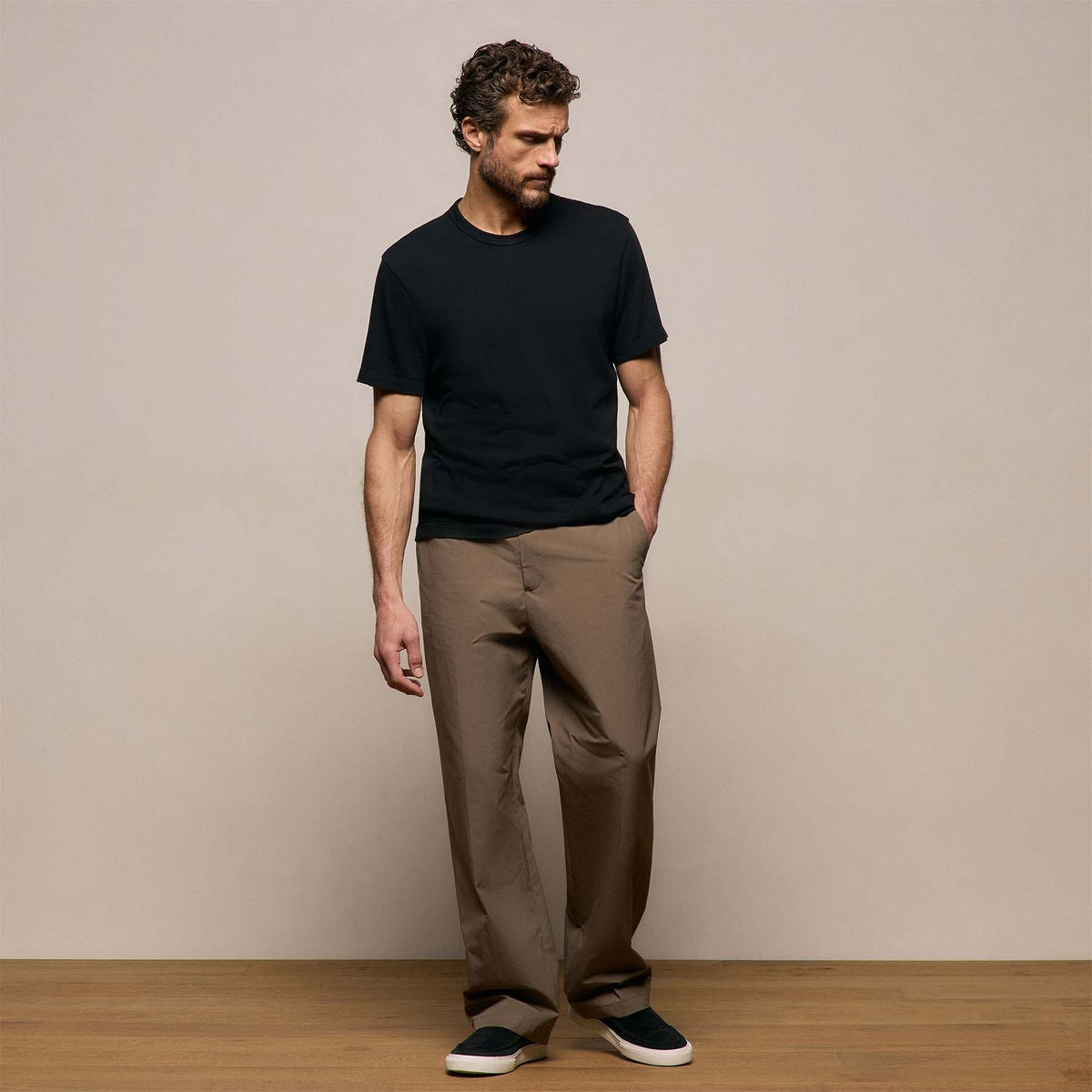 Cotton Cashmere Short Sleeve Tee in Black | James Perse Los Angeles