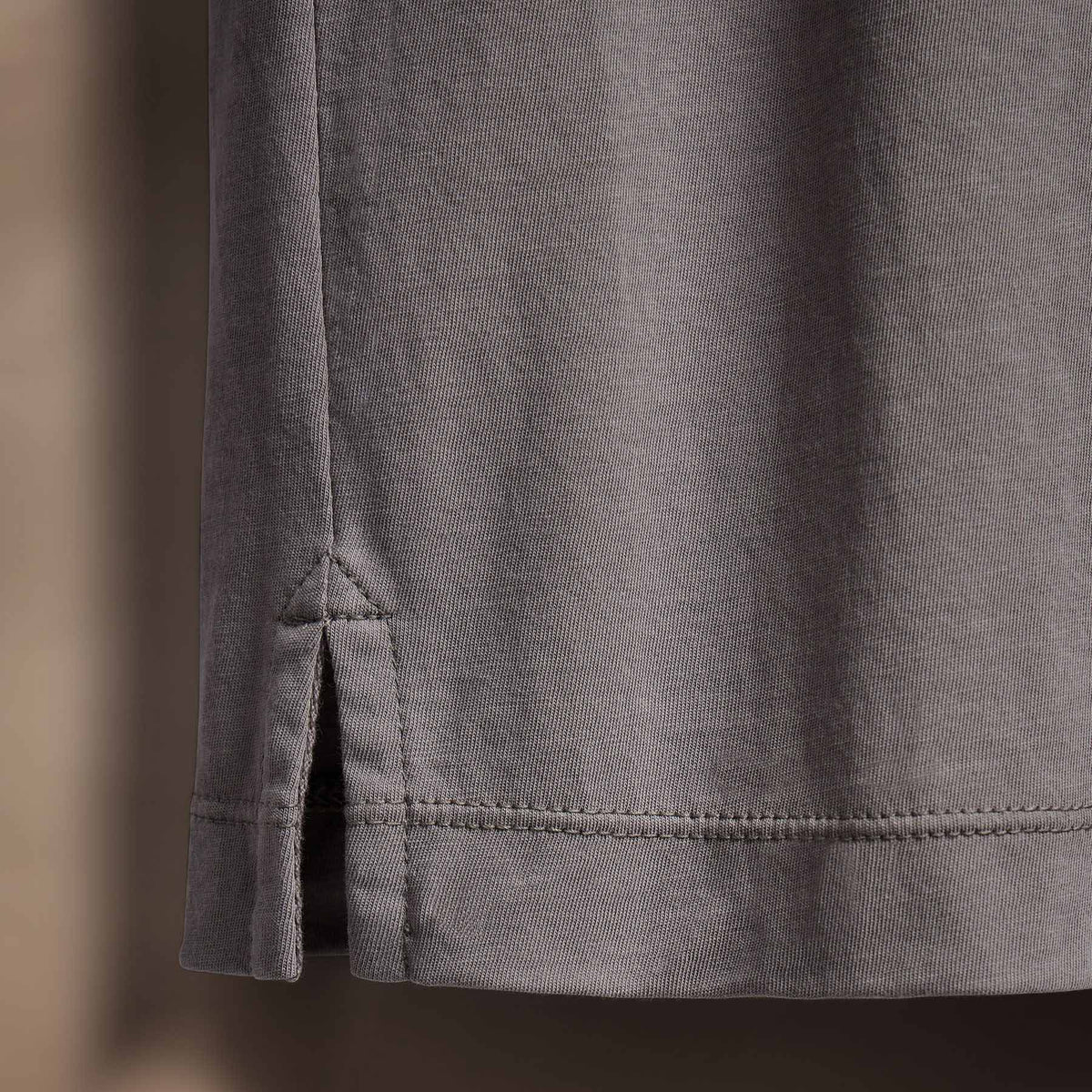 Clean Finish Jersey Shirt in Wolf | James Perse Los Angeles