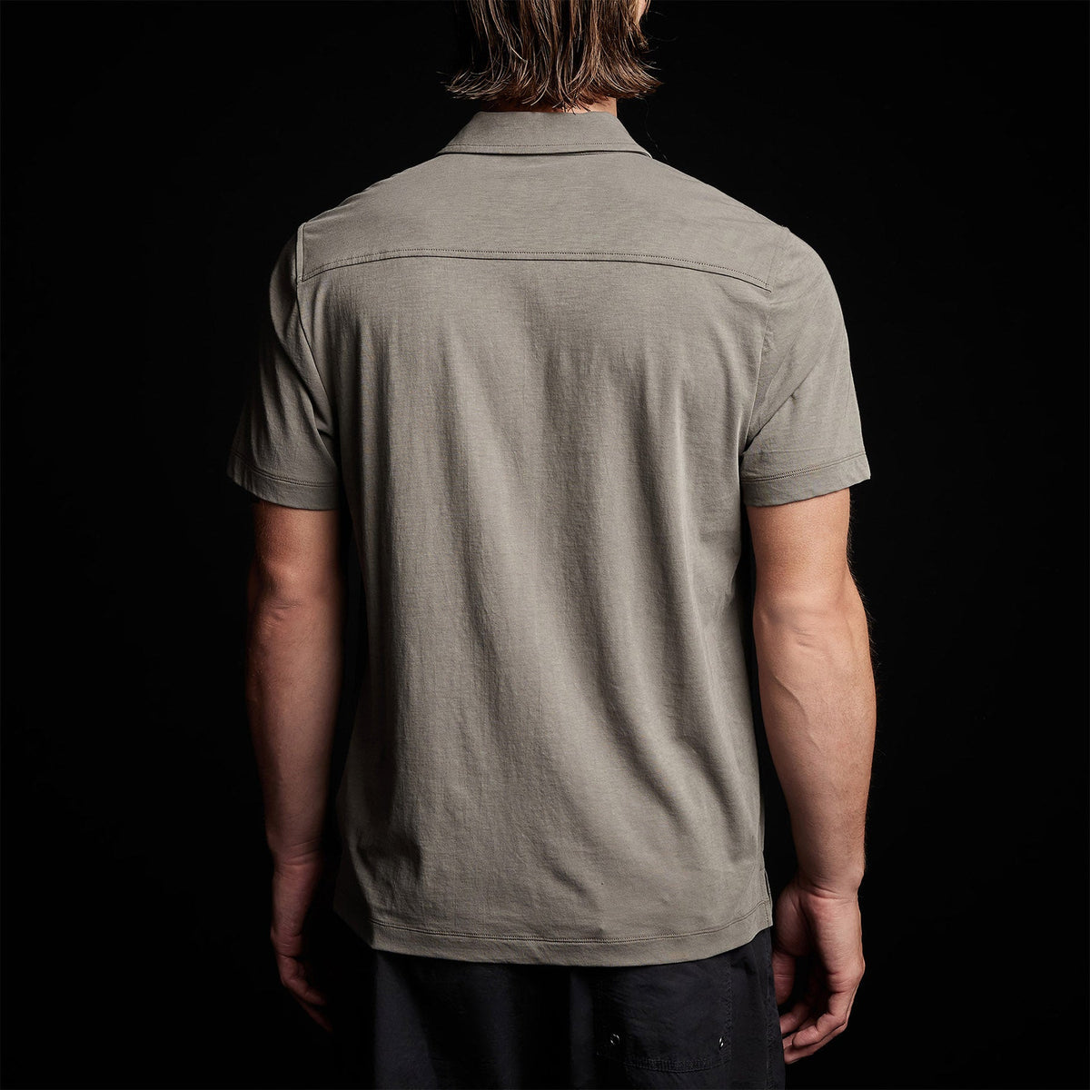 Clean Finish Short Sleeve Shirt in River Rock | James Perse Los Angeles