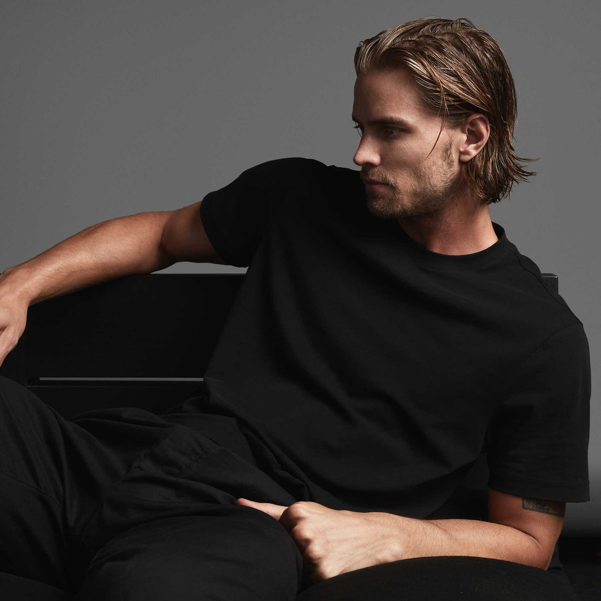 Clean Finish Jersey Short Sleeve Crew in Black | James Perse Los Angeles