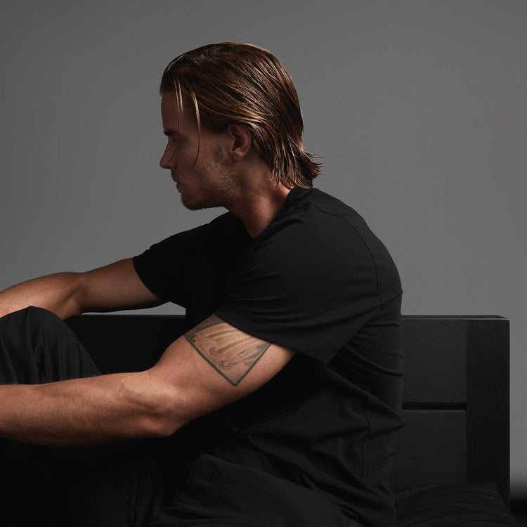 Clean Finish Jersey Short Sleeve Crew in Black | James Perse Los Angeles