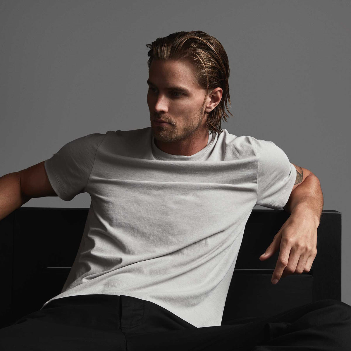 Clean Finish Jersey Short Sleeve Crew in Fog | James Perse Los Angeles