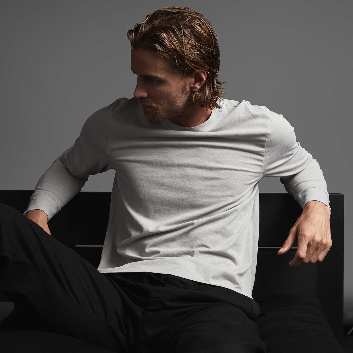 Clean Finish Jersey Long Sleeve Crew in Fog | James Perse Los Angeles