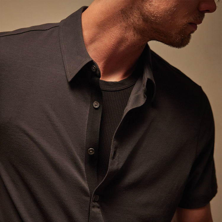 Clean Contrast Placket Short Sleeve in Magma/Black | James Perse Los Angeles