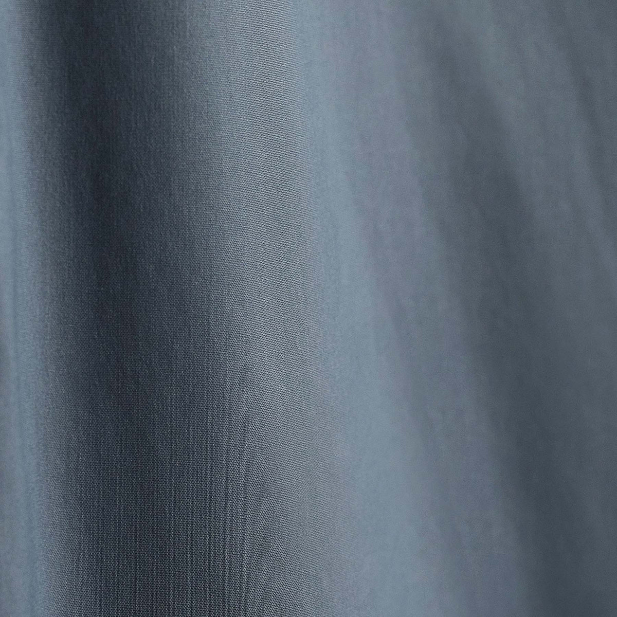 Matte Stretch Poplin Dress Shirt in Cascade | James Perse Los Angeles