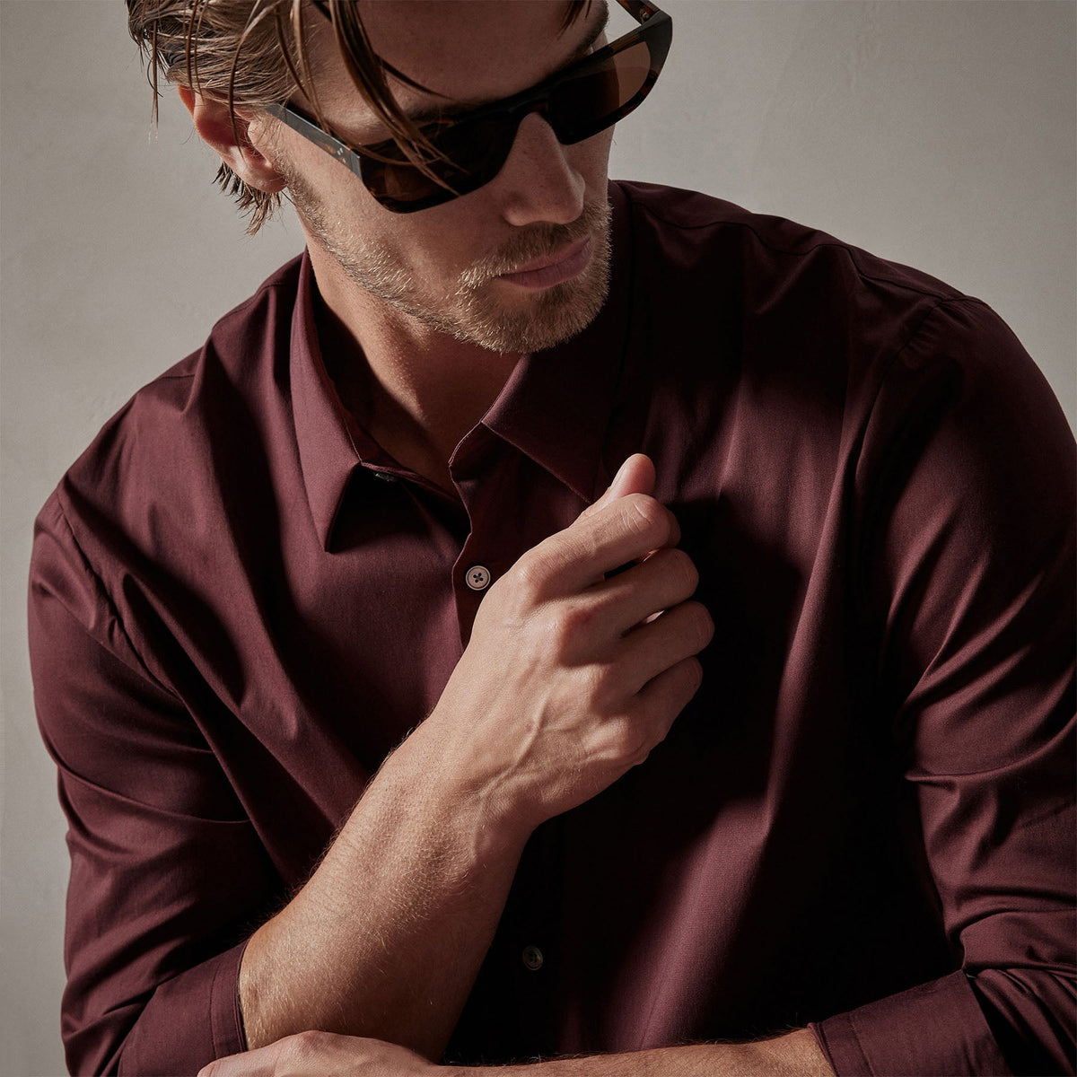 Matte Stretch Poplin Dress Shirt in Port | James Perse Los Angeles