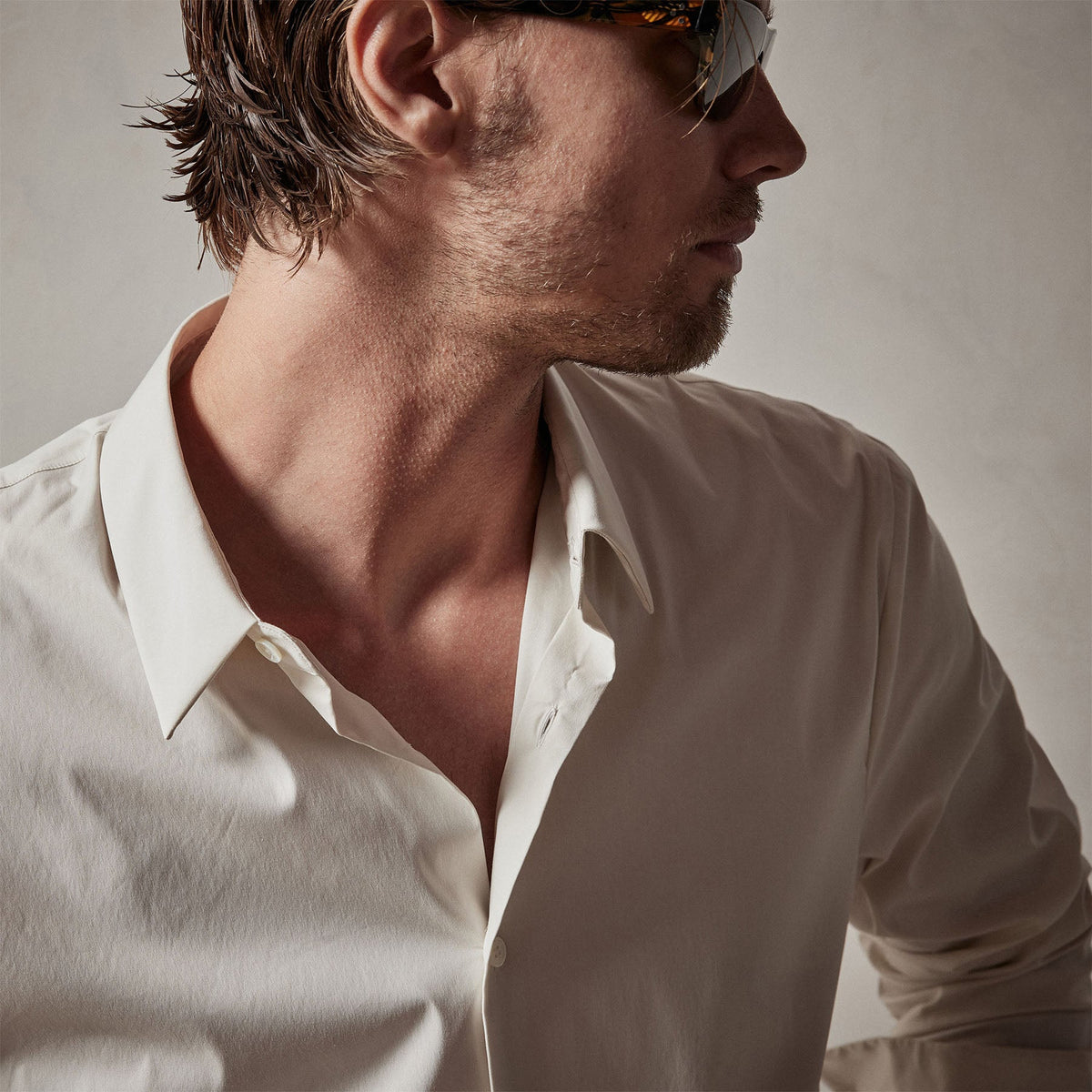Matte Stretch Poplin Dress Shirt in Sand | James Perse Los Angeles