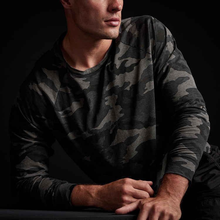 Clear Camo Jersey Raglan in Dark Night Camo | James Perse Los Angeles