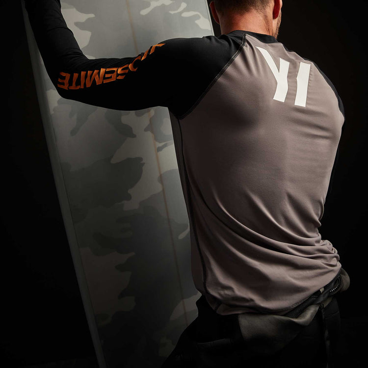Y/OSEMITE Graphic Performance Knit Raglan - Raccoon Grey/Black | James Perse Los Angeles