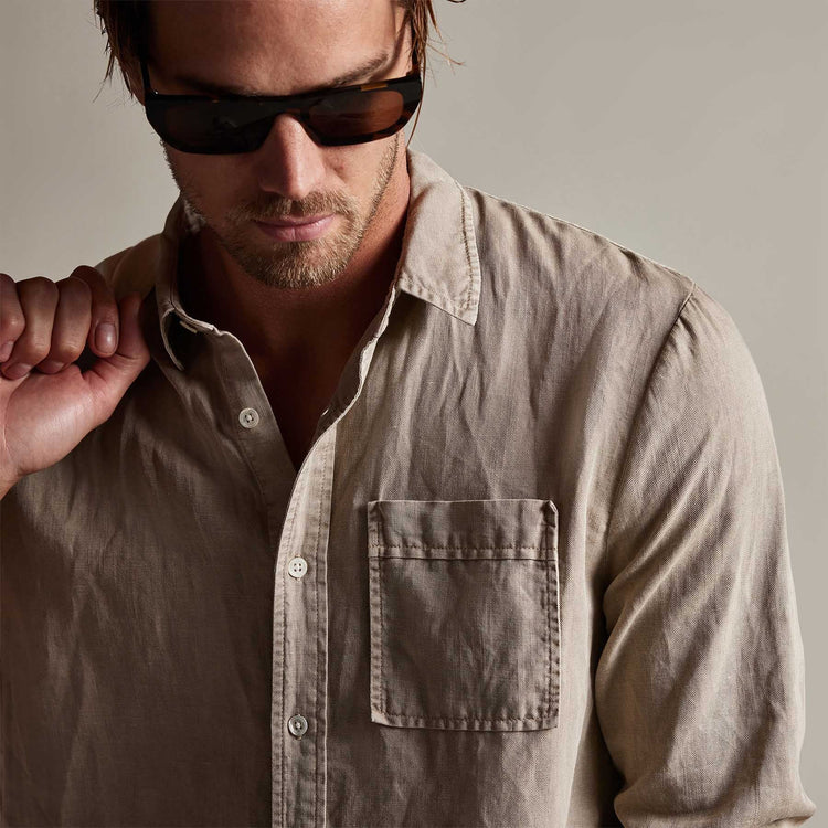 Cotton Linen Twill Classic Fit Shirt in Toast Pigment | James Perse Los Angeles