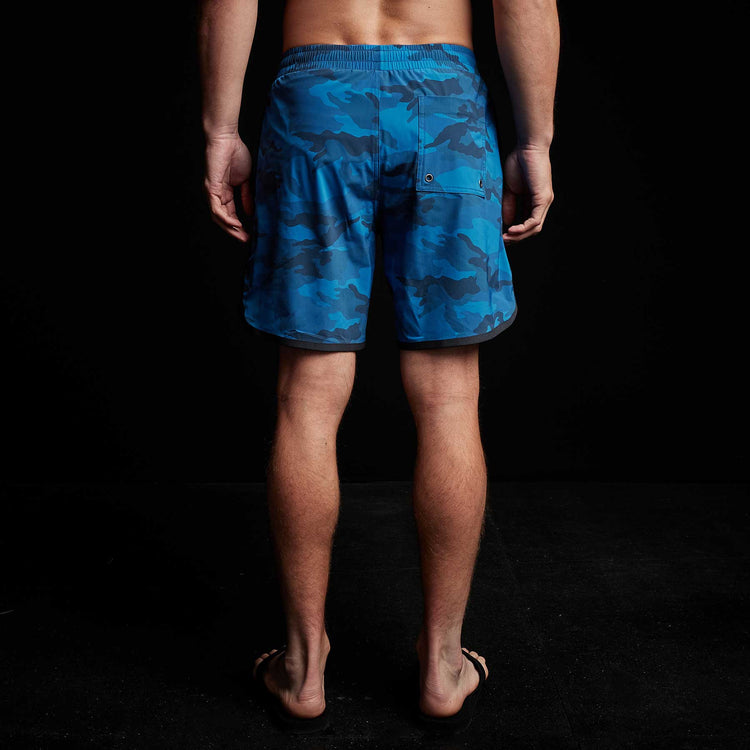 Camo Curve Hem Hybrid Trunk in Pacific Camo/Oxide | James Perse Los Angeles