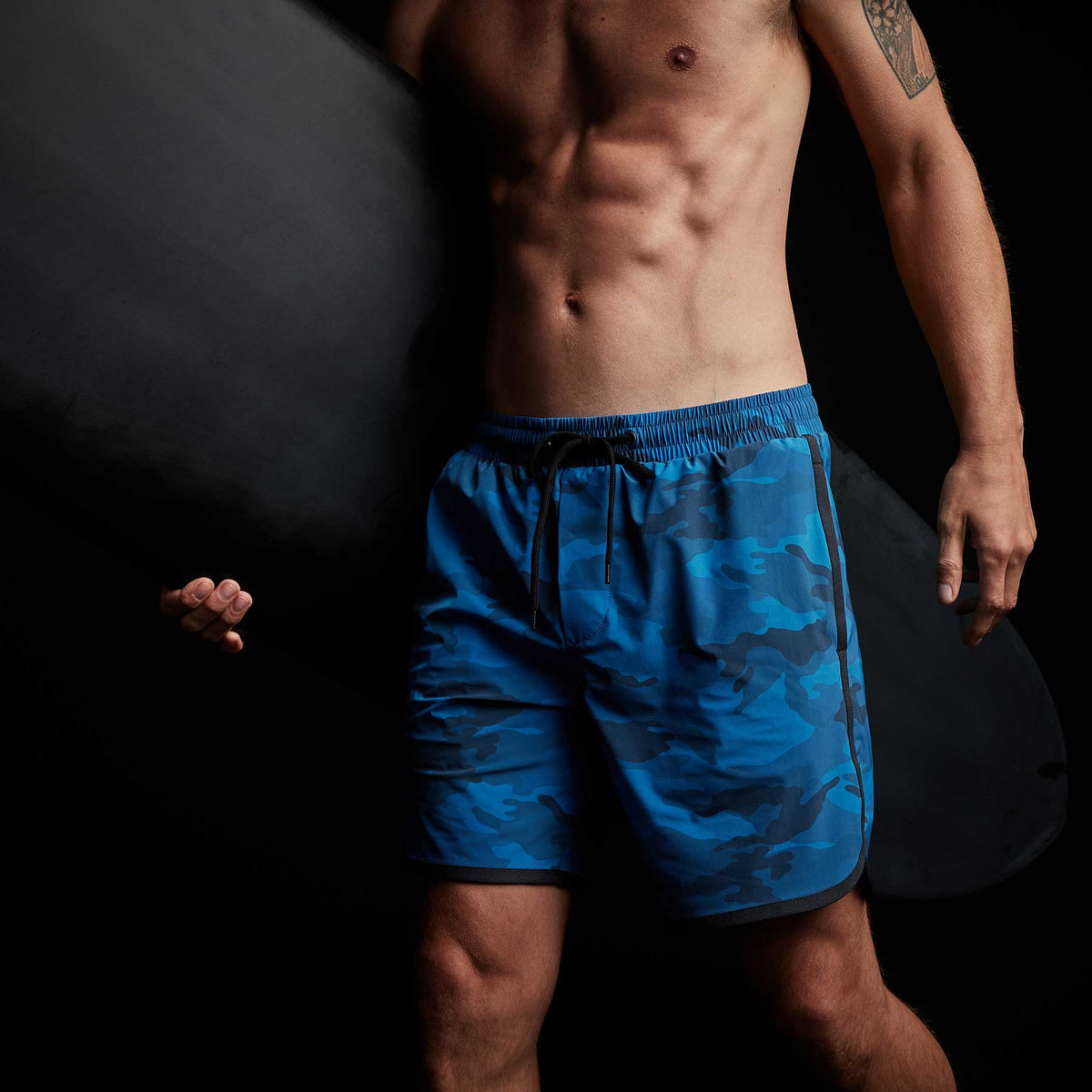 Camo Curve Hem Hybrid Trunk in Pacific Camo/Oxide | James Perse Los Angeles