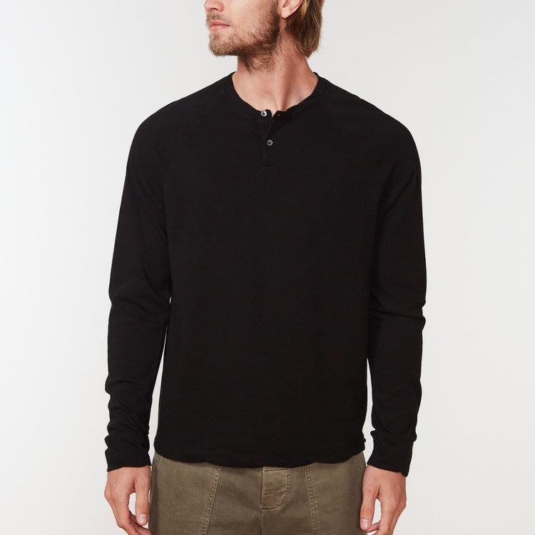 Dry Touch Jersey Raglan Henley in Black | James Perse Los Angeles