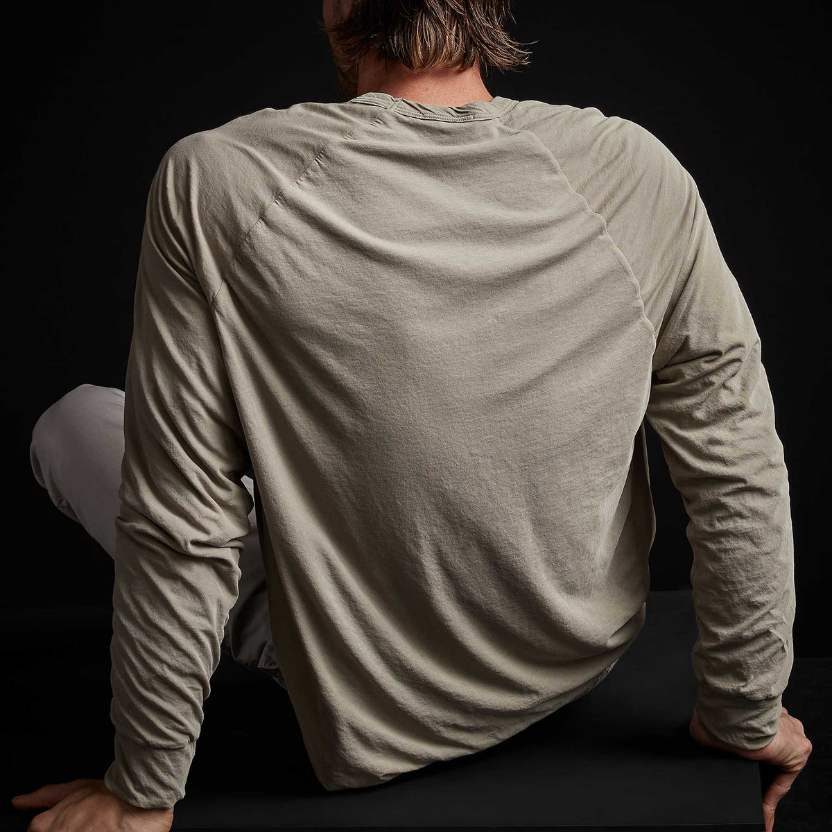Long Sleeve Raglan in Mineral | James Perse Los Angeles
